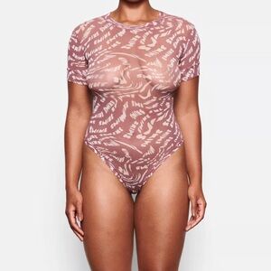 < Skims Raspberry Swirl Mesh Bodysuit Size XL >
